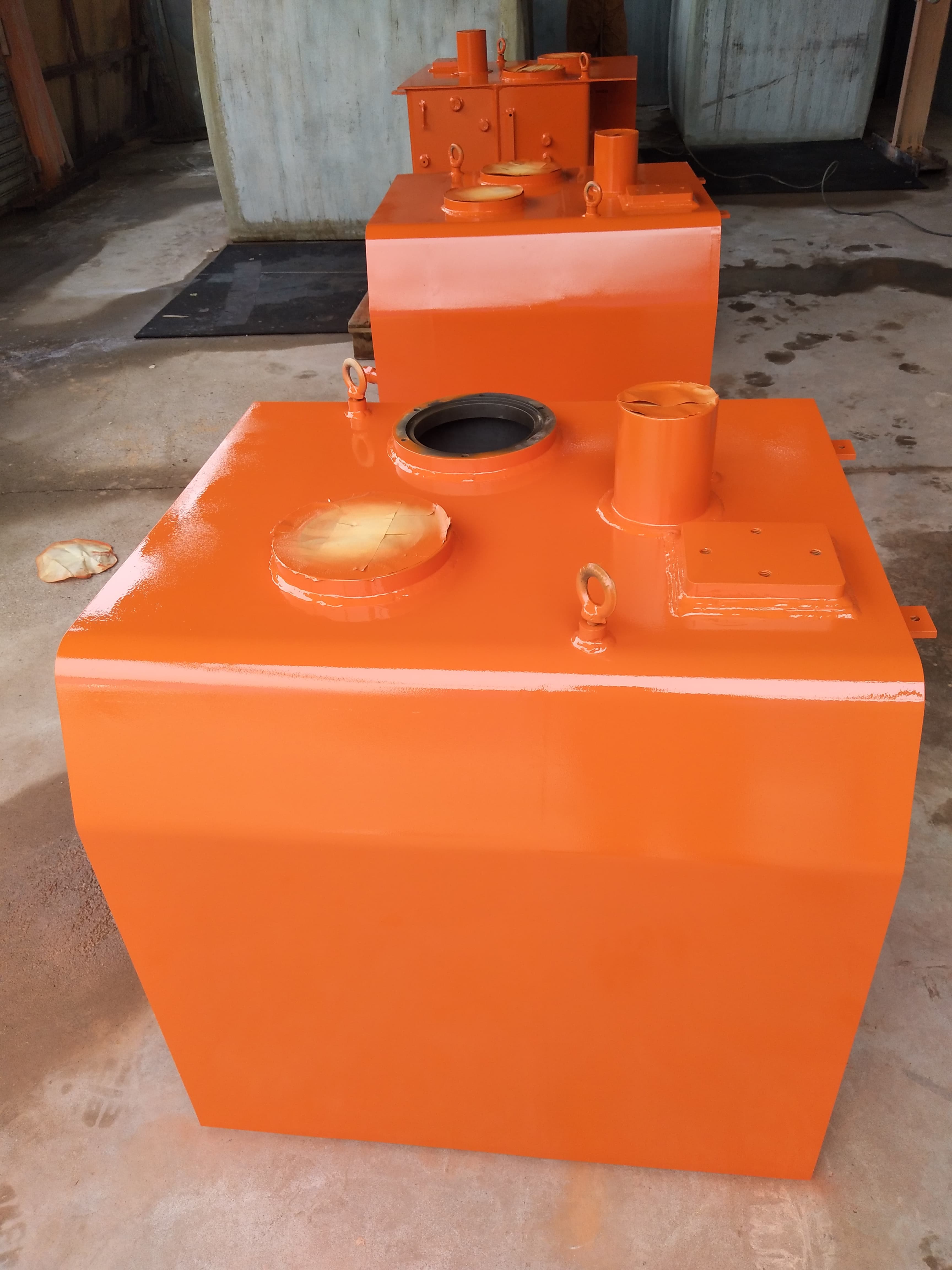 80-Series Combined Tank — assembly view. Application reference: Doosan excavator.
