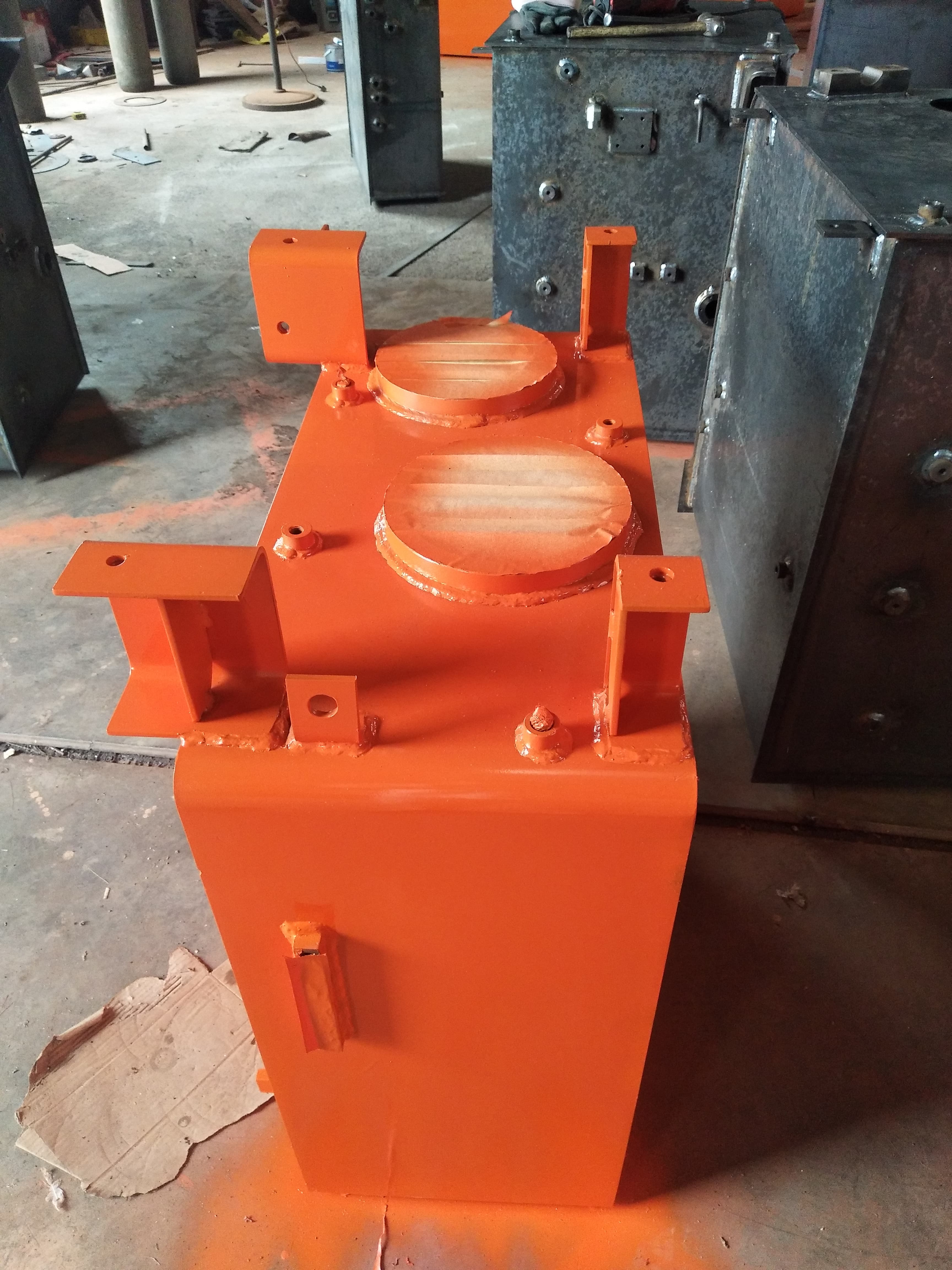 150-Series Hydraulic Tank. Application reference: Doosan excavator.
