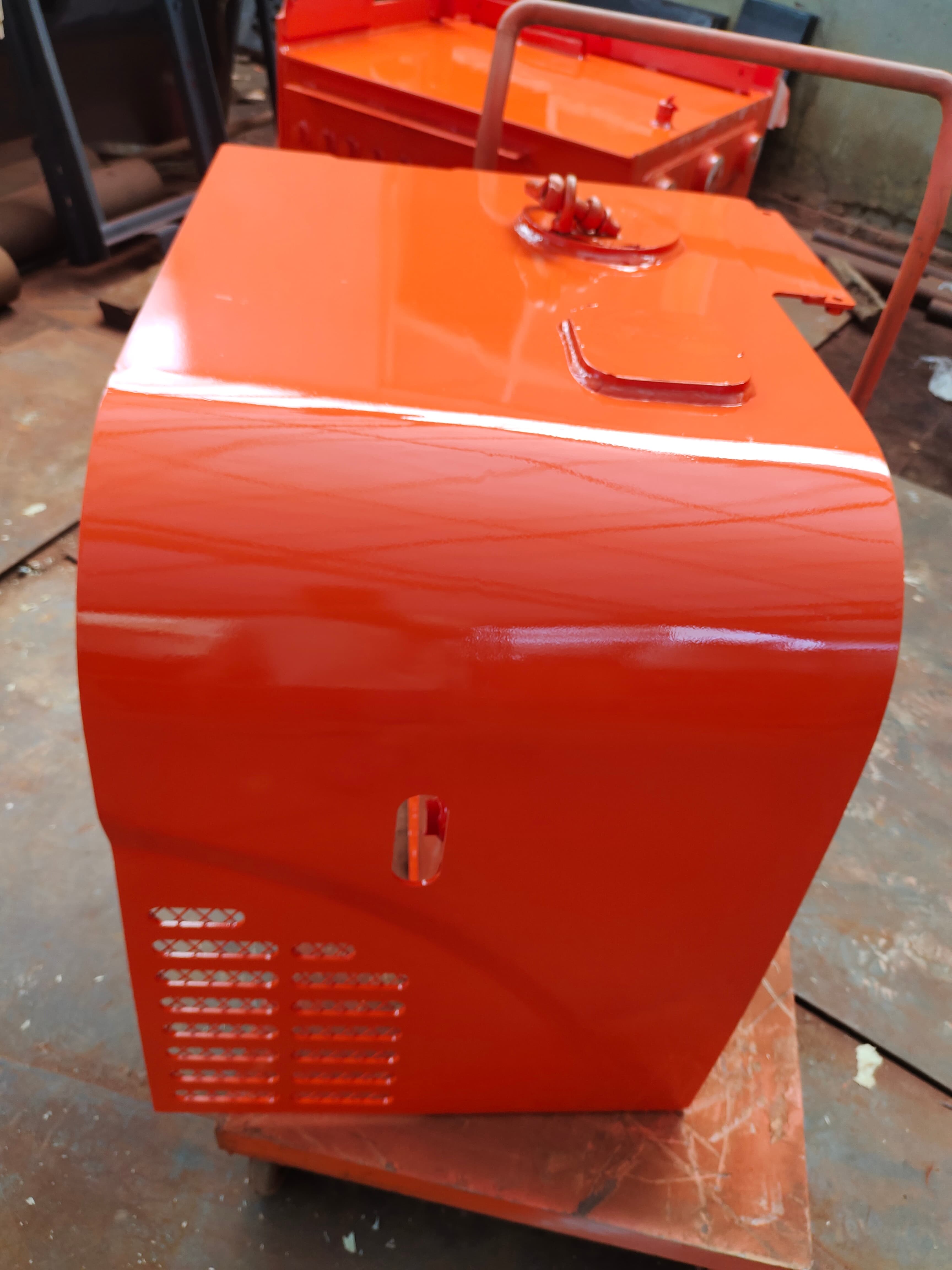 60W-9C Hydraulic Tank. Application reference: Doosan excavator.