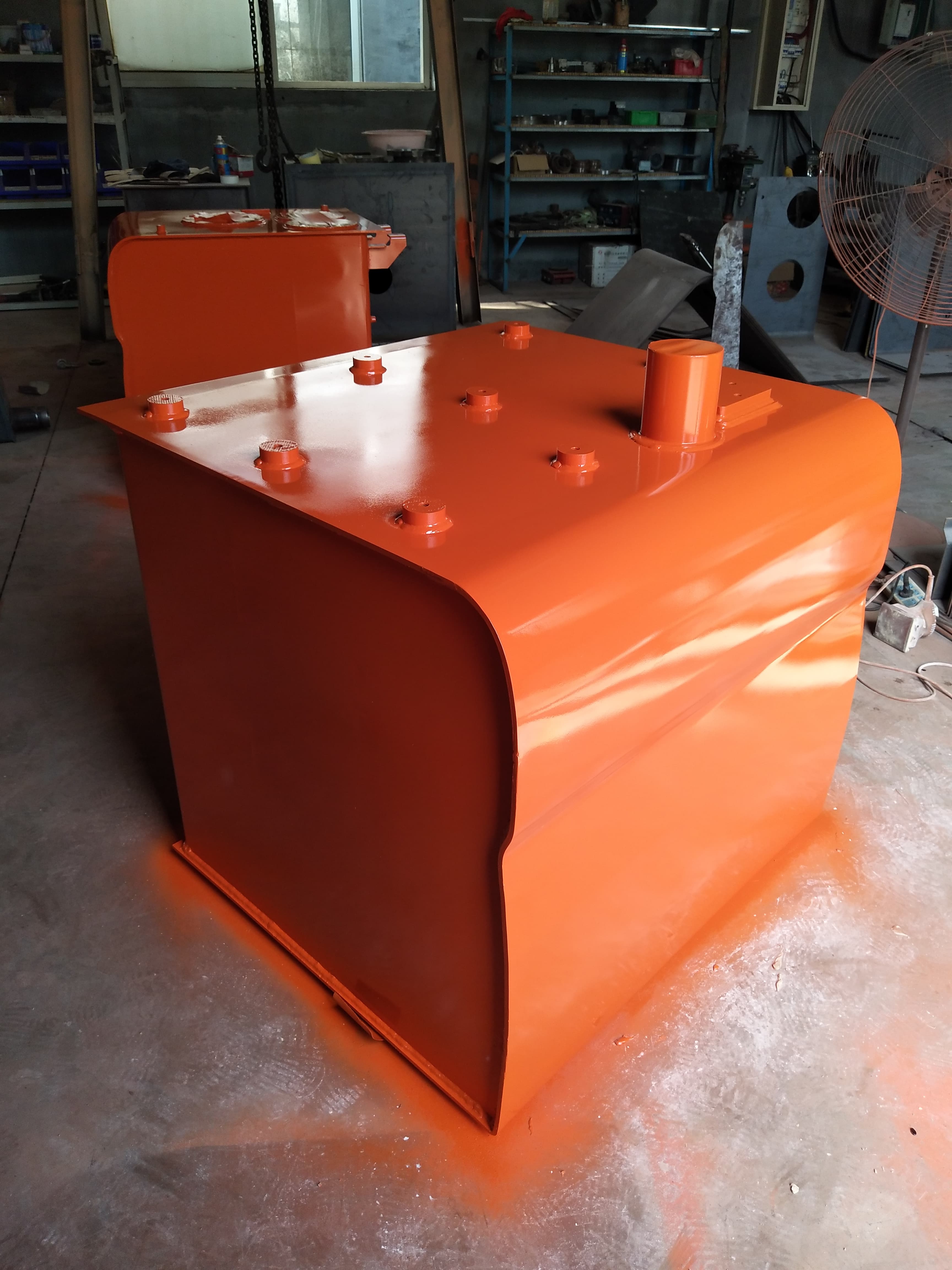 DX380 Diesel Tank. Application reference: Doosan excavator.