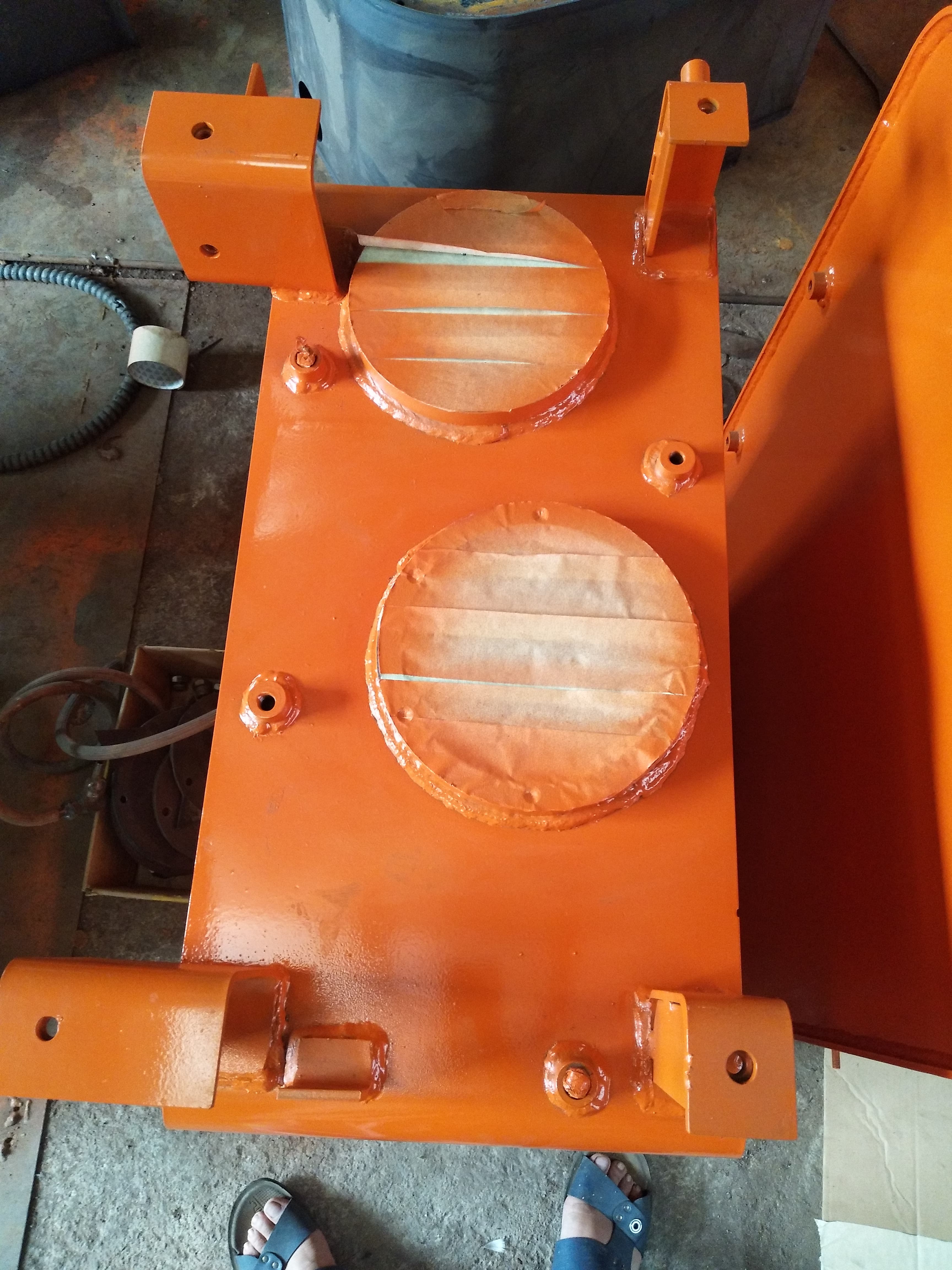 150-Series Hydraulic Tank. Application reference: Doosan excavator.